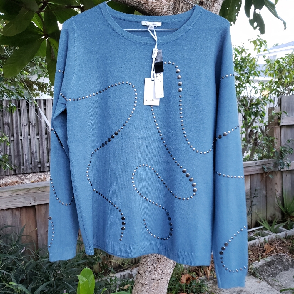 sweater with sleeves